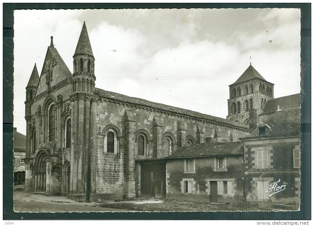 Cpsm Gf -   Saint Jouin De Marnes -  L'église Abbatiale   - Perspectives Sur La Façade Et Le Clocher Roman    Pb9797 - Saint Jouin De Marnes
