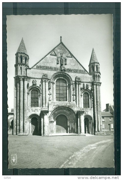 Cpsm Gf -    Saint Jouin De Marnes - église Abbatiale - La Façade     Pb97114 - Saint Jouin De Marnes