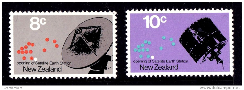 New Zealand 1971 Satellite Earth Station Set Of 2 MH - Unused Stamps