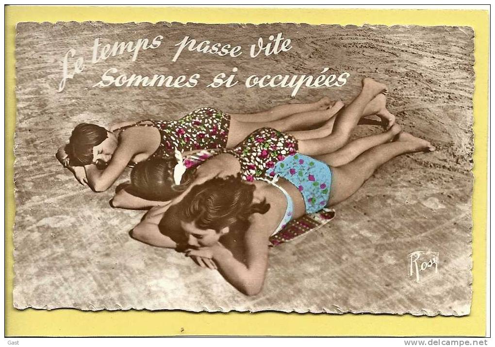 EN  VACANCES     MAILLOTS DE BAINS  TROP OCCUPES POUR  VOUS  ECRIRE - Pin-Ups