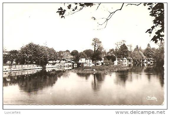 8. BAR SUR SEINE. LES JARDINS SUR LA SEINE. - Bar-sur-Seine