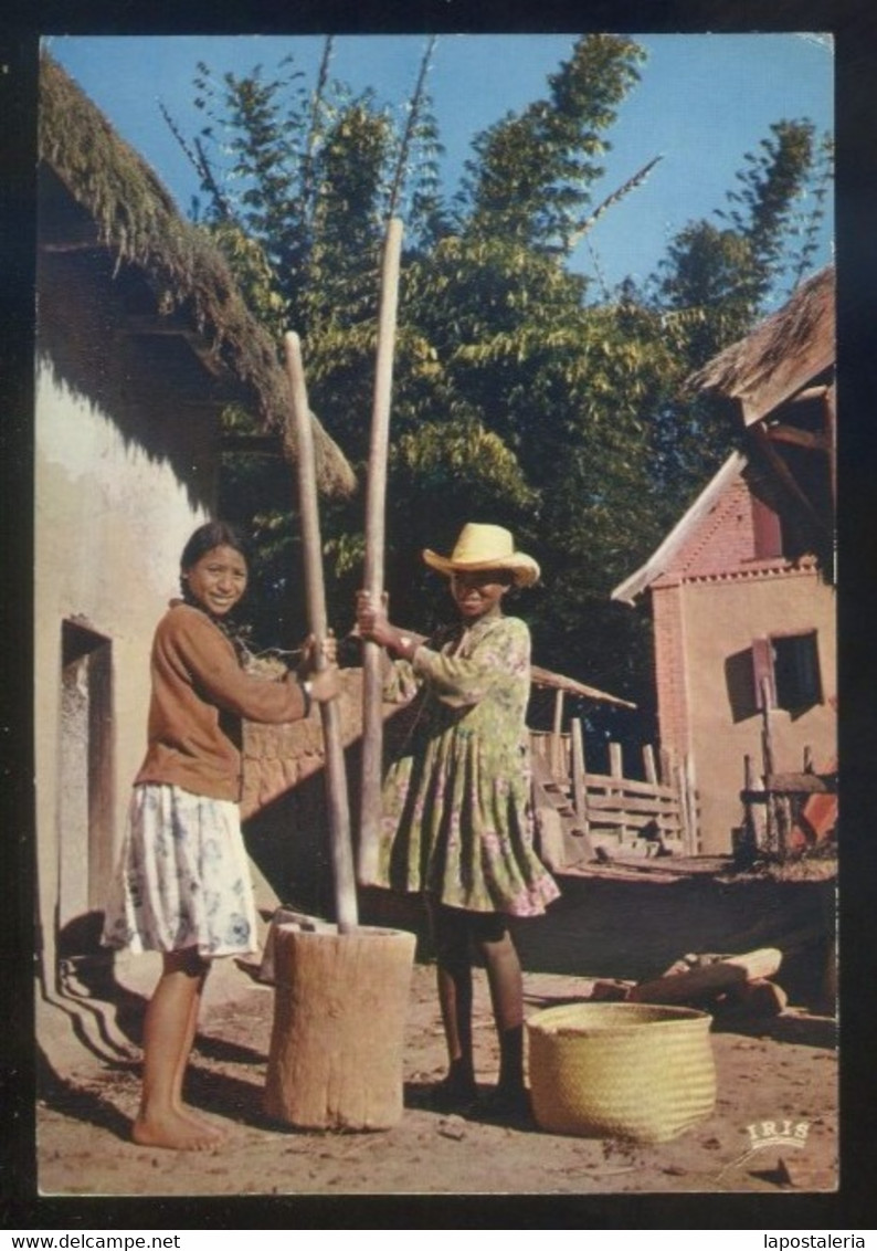 Madagascar. *Eny Ambanivohitra* Ed. Mexichrome Nº 5378. Circulada 1975. - Madagascar