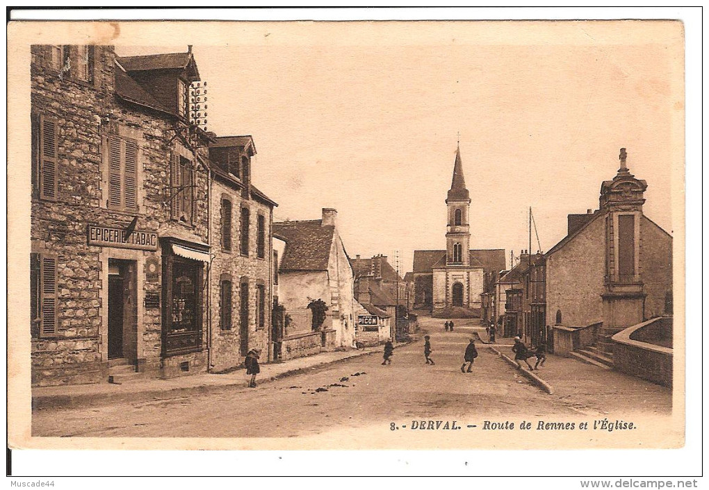 DERVAL - ROUTE DE RENNES ET L EGLISE - Derval