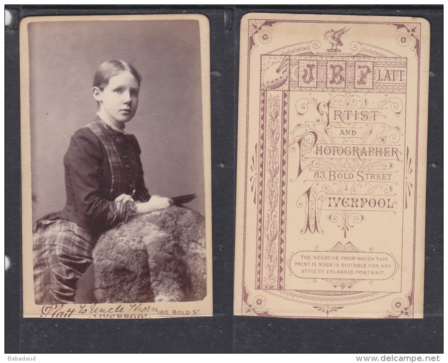 Carte De Visit; Great Briain, Photo  J.B.PLATT, LIVERPOOL.: A Young Lady Leaning - Anonymous Persons