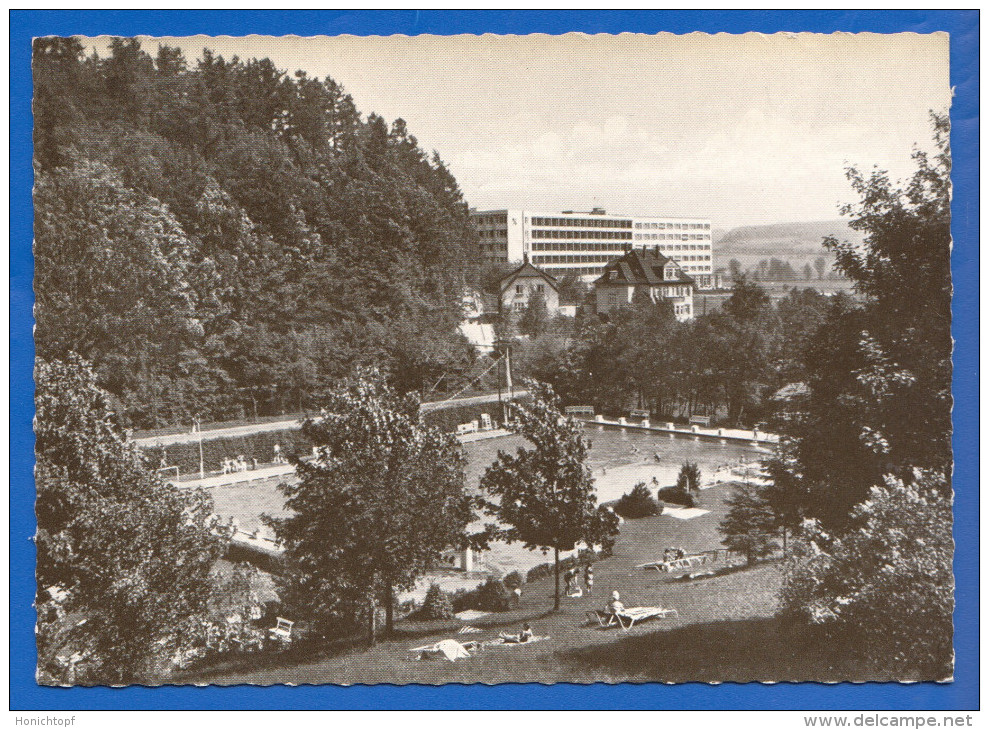 Deutschland; Bad Driburg; Schwimmbad - Bad Driburg