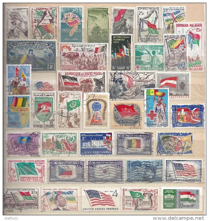 LOT TIMBRES DRAPEAUX - Très Bon état - Timbres