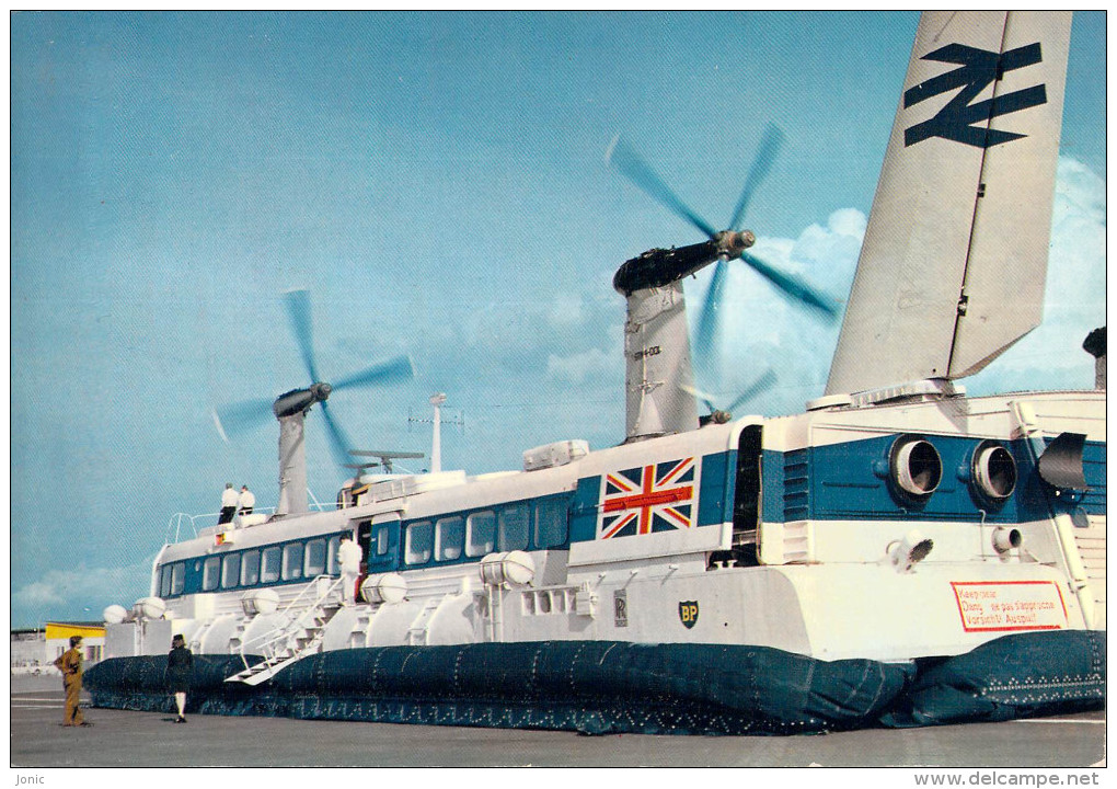 HOVERCRAFT AEROGLISSEUR LIAISON LE PORTEL DOUVRES - Aéroglisseurs