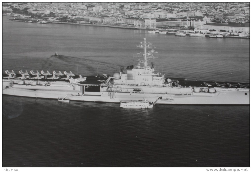 21-12-1979-ARCHIVE MILITAIRE REPORTAGE PHOTOGRAPHIQUE PHOTO PORTE-AVION"FOCH"MER-MANOEUVRE-APPONTAGE>AVION CHASSE MARINE - Boats