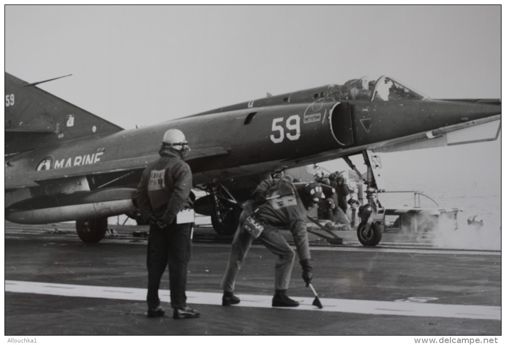 21-12-1979-ARCHIVE MILITAIRE REPORTAGE PHOTOGRAPHIQUE PHOTO PORTE-AVION"FOCH"MER-MANOEUVRE-APPONTAGE>AVION CHASSE MARINE - Bateaux