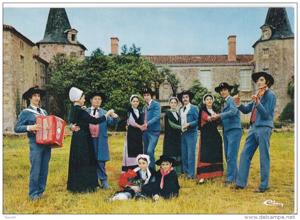 LE BOUPERE. - Groupe Folklorique "Les Joyeux Vendéens".  Couples Et Musiciens - Danses