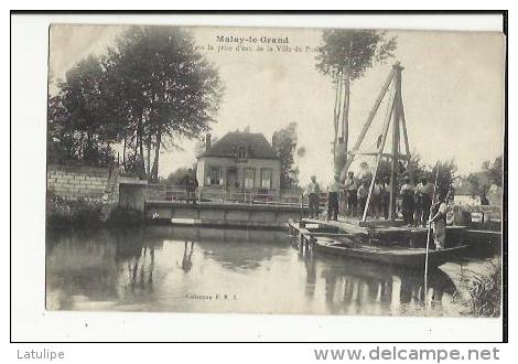 Malay-le-Grand  89   Vers La Prise D'Eau De La Ville De Paris-Arrivée De La Barque Et Pont Et Quai Tres Tres Animés - Autres & Non Classés