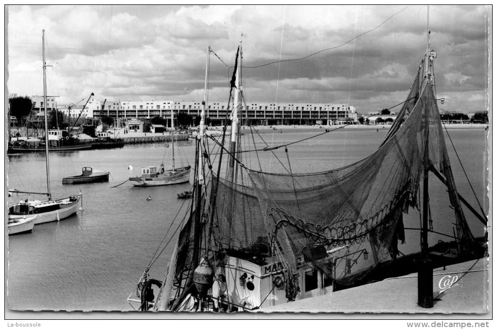 17 ROYAN - Le Front De Mer Vu Du Port - Royan