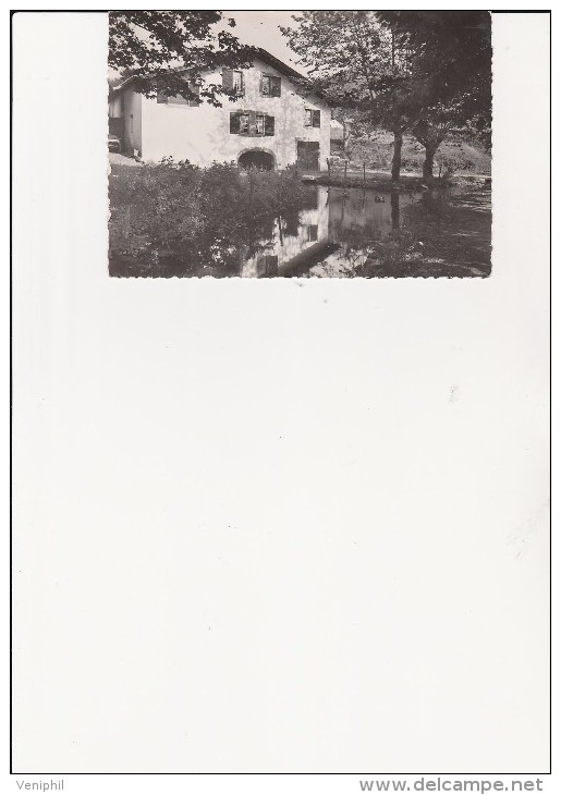 CARTE POSTALE NOIR ET BLANC -ASCAIN - -LE VIEUX MOULIN -- ANNEE 1955 - Ascain