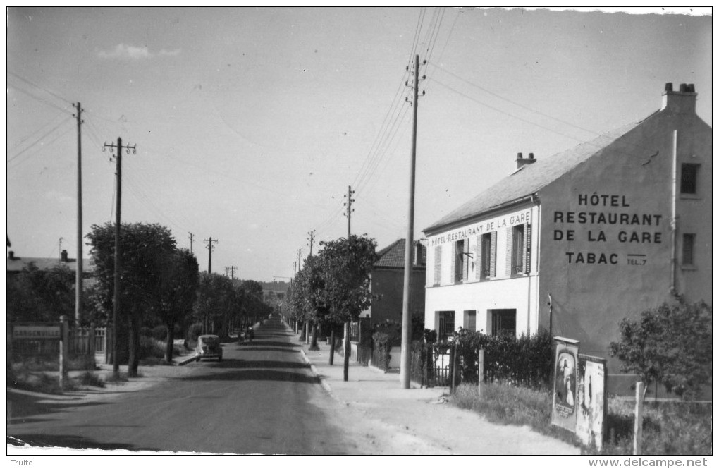 GARGENVILLE  AVENUE LUCIE-DESNOS HOTEL RESTAURANT DE LA GARE - Gargenville