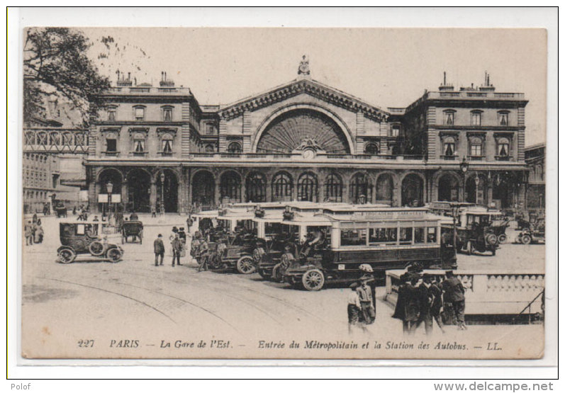 PARIS - Gare De L' Est - Entrée Du Métropolitain Et La Station Des Autobus     (79747) - Métro Parisien, Gares