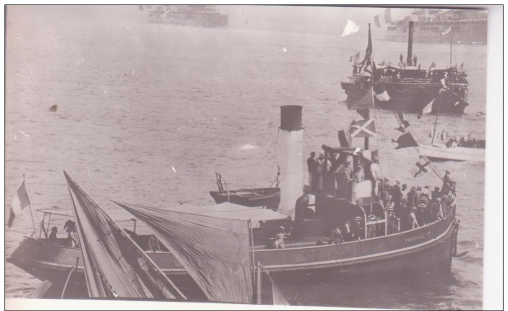 Photo  -  Remorqueur "PROVENCAL" XVII (17) Requis En 1915.1919 - Bateaux