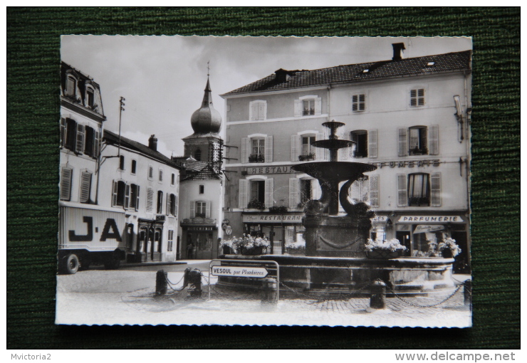 REMIREMONT - Place De La Courtine - Remiremont