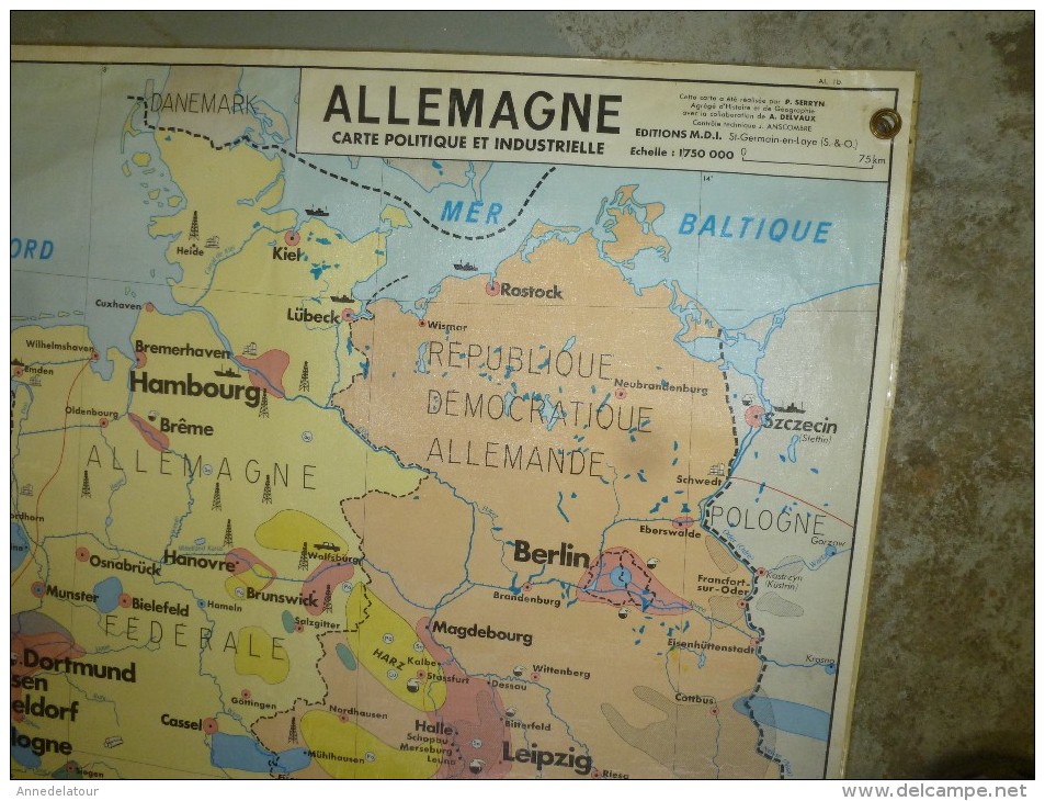 ALLEMAGNE     Carte Géographique  Physique, Politique Et Industrielle , Recto-verso Plastifiée Dimension 124 Cm X 90 Cm - Cartes Géographiques