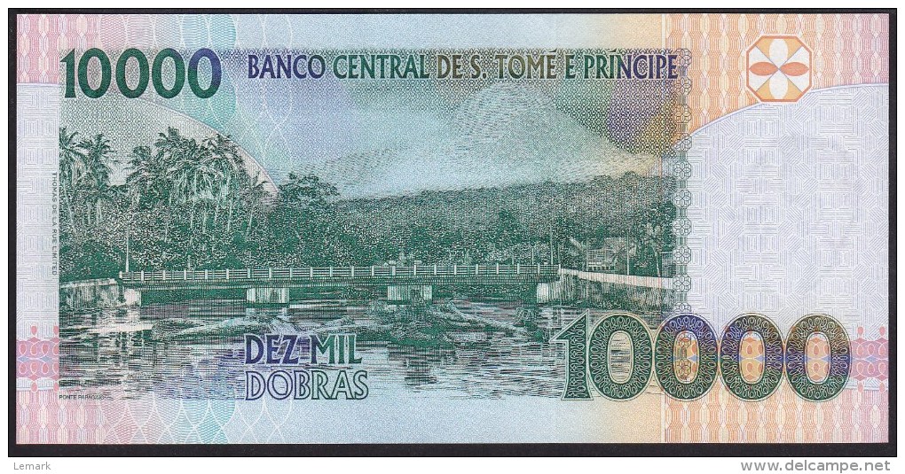 Saint Thomas & Principe 10000 Dobras 2004 P66b UNC - Sao Tomé Et Principe
