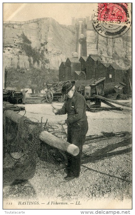 POST CARD ENGLAND  HASTING A FISHERMAN - Hastings