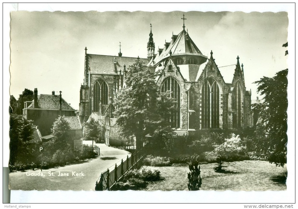 GOUDA *  KERK  * ANSICHTKAART * POSTCARD * (3748h) - Gouda