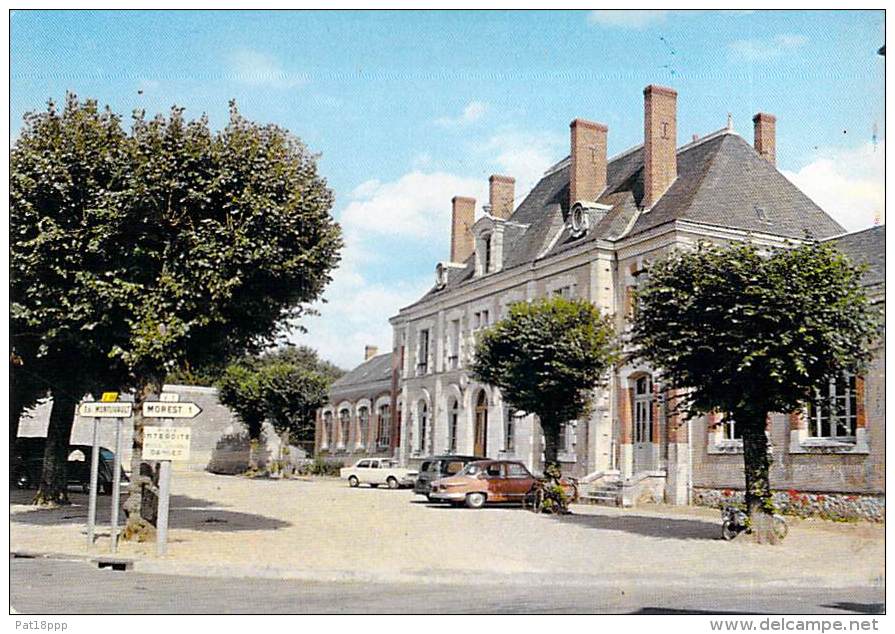 SAINT CLAUDE DE DIRAY 41 - Place De La Mairie ( Automobile Panhard ) - CPSM GF - Loir Et Cher - Autres & Non Classés