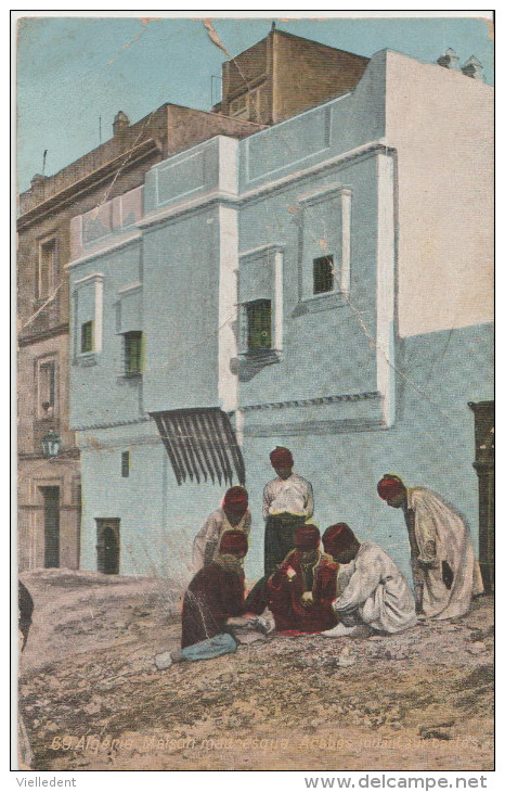 ALGERIE - Joueurs De Cartes Devant Une Maison Mauresque - Etat Médiocre - 2 Scans - Playing Cards