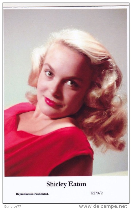 SHIRLEY EATON - Film Star Pin Up - Publisher Swiftsure Postcards 2000 - Entertainers