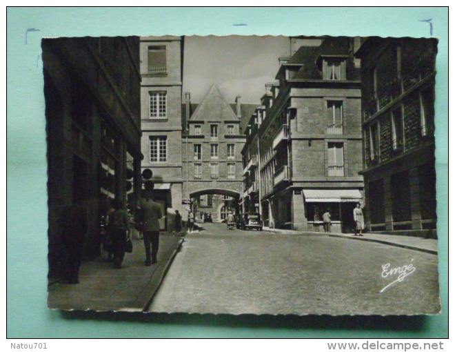 V08-35-ille Et Vilaine-saint Malo--la Place Dupilori-rue Gouin De Beauchene-beau Timbre - Saint Malo