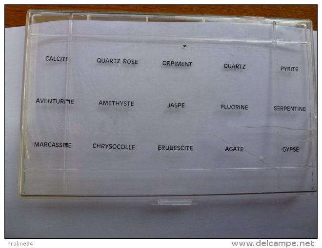 COFFRET NEUF  DE 15 PIERRES PRÉCIEUSES ET MINÉRAUX + - Mineralien