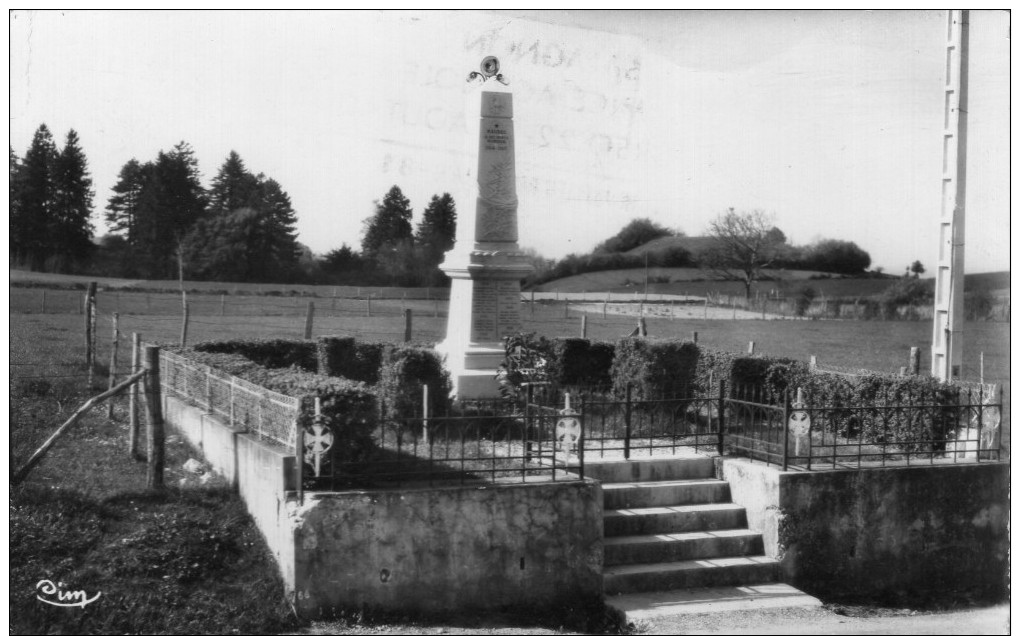 (1007)  CPSM  Maubec  Monument Aux Morts  (  Bon état) - Autres & Non Classés