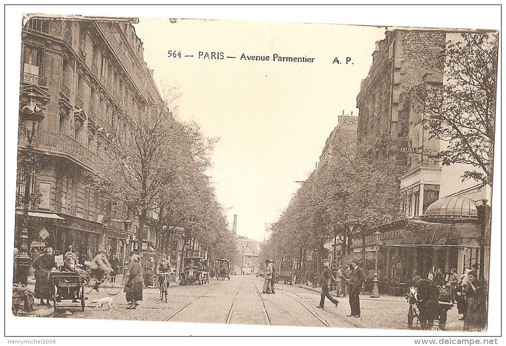 Paris 10 E - Avenue Parmentier Animée - Arrondissement: 11