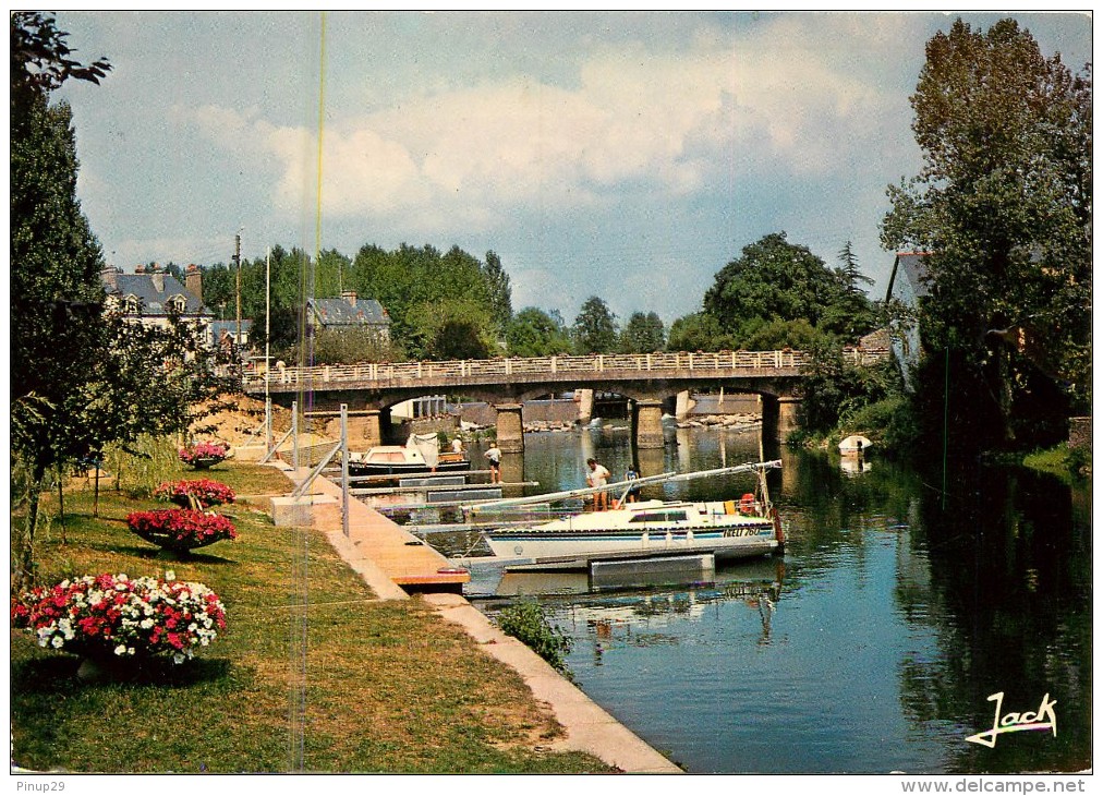 LA GACILLY       PORT DE PLAISANCE - La Gacilly