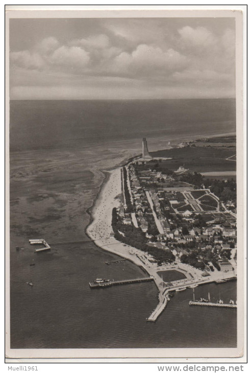 Nr. 3784,  Dem Andenken Der Im Weltkrieg Gefallener Angehörigen Der Marine, Ostseebad Laboe, Luftbild - Laboe