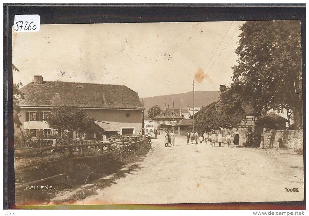 DISTRICT D´AUBONNE /// BALLENS - ( FENTE 15mm EN BAS ET TACHES, MARQUES, GRIFFURES ) - Ballens