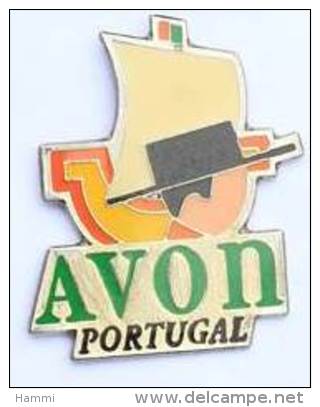 Z255 Pin´s Pin´up AVON PORTUGAL  Achat Immediat - Villes