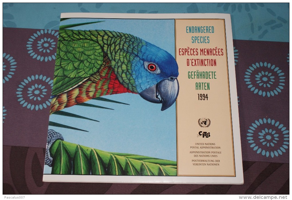 Album WWF Espèces Menacées D´extinction 1994 - 32 Pages Avec 12 Timbres Neufs - Unused Stamps