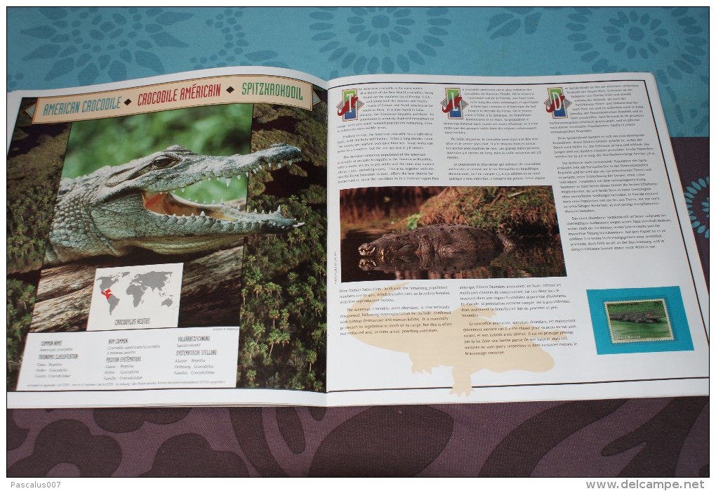 Album WWF espèces menacées d´extinction 1994 - 32 pages avec 12 timbres neufs