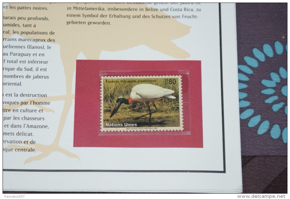 Album WWF espèces menacées d´extinction 1994 - 32 pages avec 12 timbres neufs