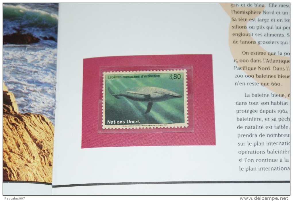 Album WWF espèces menacées d´extinction 1994 - 32 pages avec 12 timbres neufs