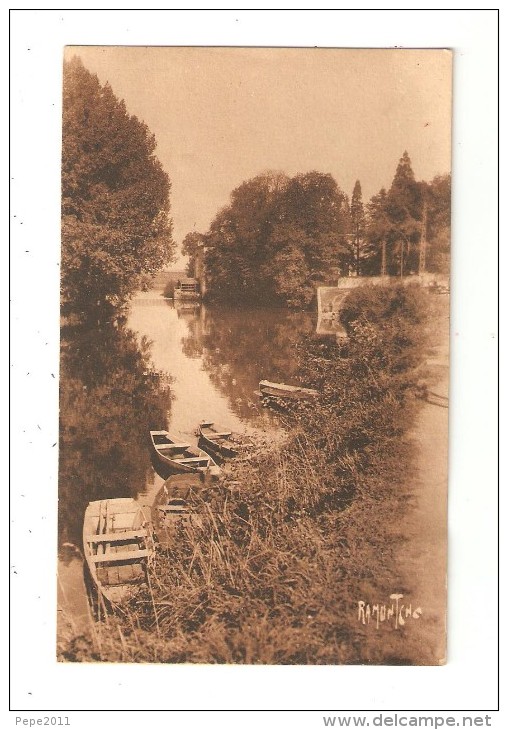 CPA : 86 CHATELLERAULT La Vienne à Chatellerault : Barques- Cours D'eau Ramuntche Carte Ocrée - Chatellerault