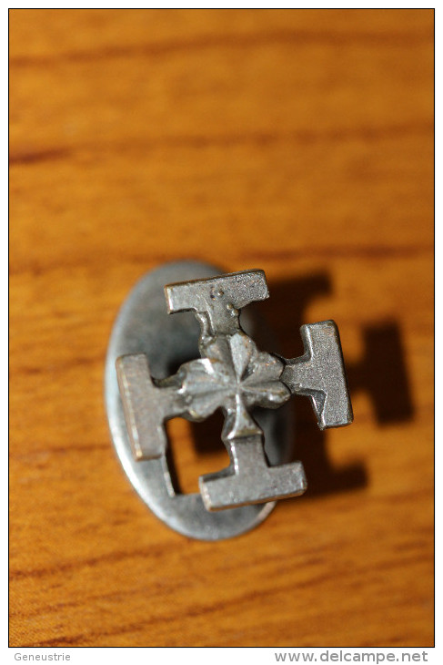 Insigne De Scout De Boutonnière "Croix Pattée Avec Trêfle à Quatre Feuilles" - Religion & Esotericism