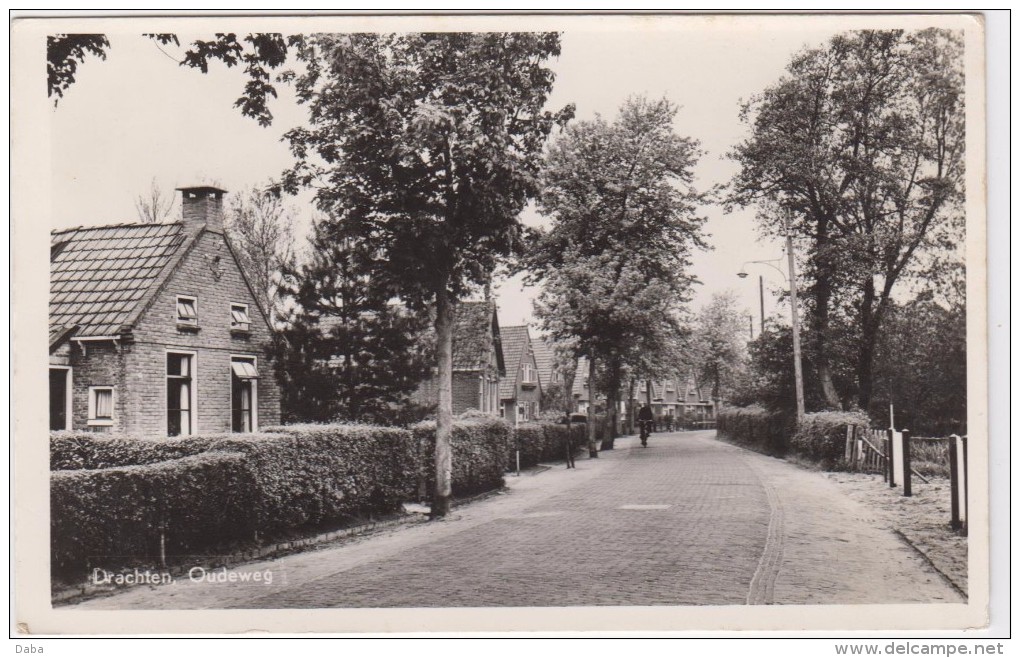 Drachten.  Oudeweg. - Drachten