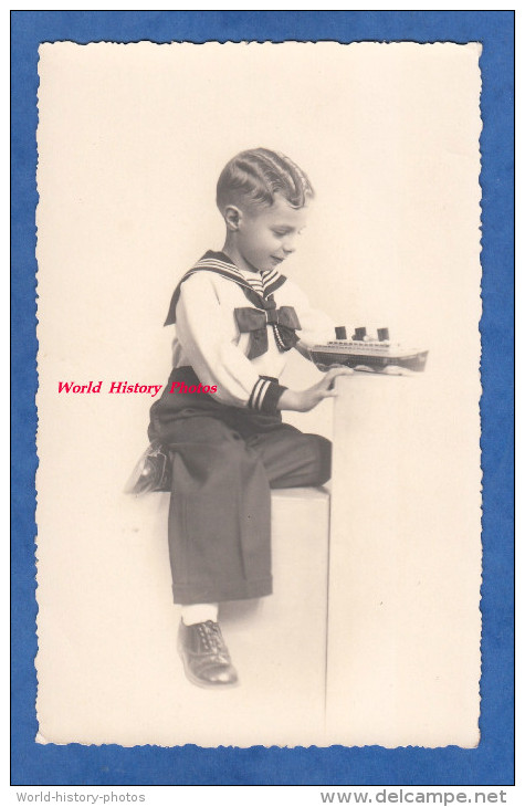 2 CPA Photos - Enfant Avec Mariniére & Maquette Du Paquebot NORMANDIE - 1937 - Boy Kid Costume Boat Ship Portrait - Paquebots