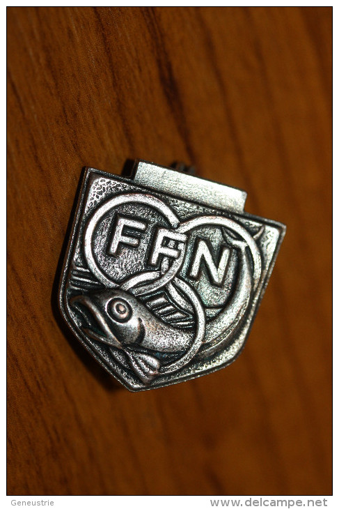 Insigne Ancien De La Fédération Française De Natation "FFN" Poisson - Natation