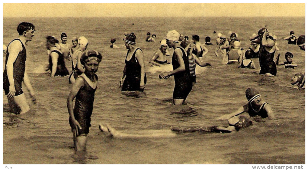 LES BAINS FOTOKAART BAADSTER STRAND CARTE PHOTO SEXY BAIGNEUSE Bather Bader Badegast Bagnante KUST LITTORAL PLAGE 3842 - De Panne