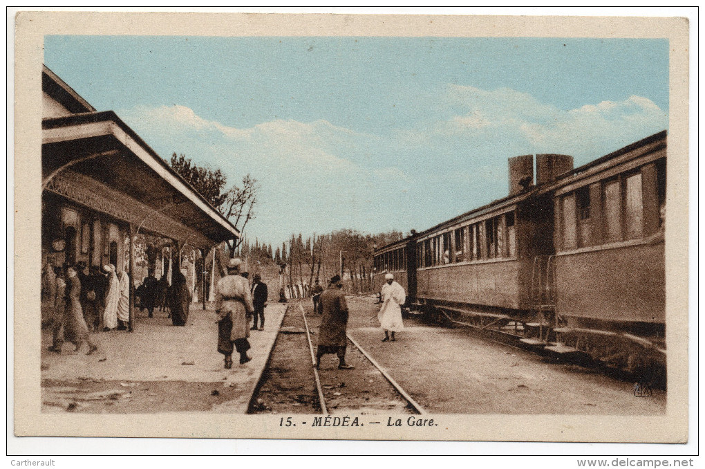 " Médéa - La GARE " TRES RARE ! Train En Gare , Belle Animation - Medea