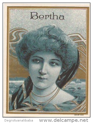 BERTHA, NELLY En BERTHA - Labels