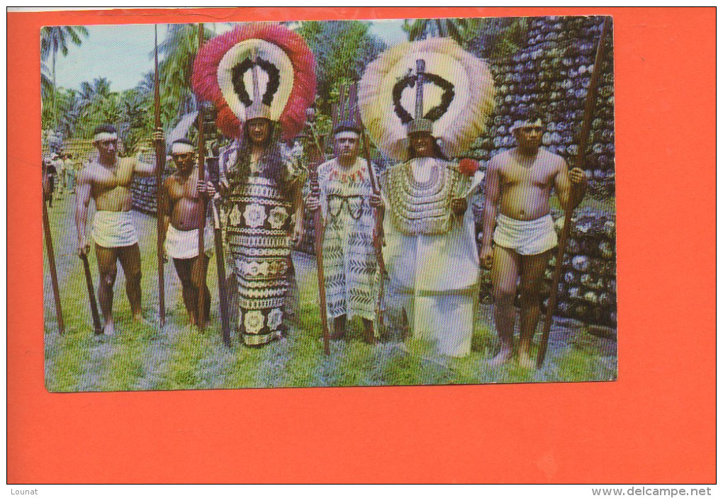 TAHITI - Ancien, Costumes D'apparat Du Roi - Photo Par Afo Giau - Polynésie Française