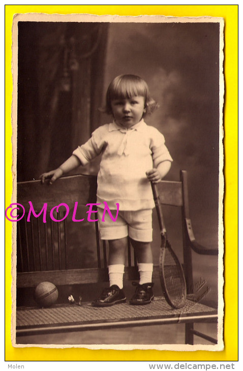 KIND Met TENNIS RACKET FOTOKAART Leysens Tirlemont TIENEN CARTE PHOTO RAQUETTE Jouet JEU D ENFANT Tenis Raqueta 3000 - Tienen